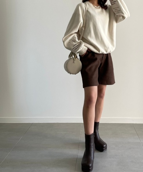 NEUNA（ヌナ）の「ラウンド型レザー/クラシカルボストンバッグ/ショルダー紐付き（ショルダーバッグ・レディース・ブラック/アイボリー/ブラウン/ピンク・FREE）」の14枚目の写真