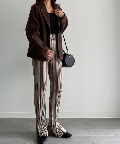 NEUNA（ヌナ）の「ラウンド型レザー/クラシカルボストンバッグ/ショルダー紐付き（ショルダーバッグ・レディース・ブラック/アイボリー/ブラウン/ピンク・FREE）」の5枚目の写真