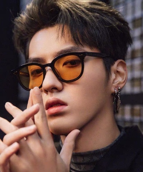 KOR（ケーオーアール）の「ボストン カラーレンズサングラス（サングラス・レディース・ブラック/イエロー/オレンジ・FREE）」の3枚目の写真