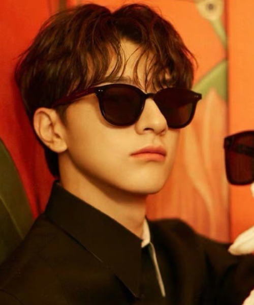 KOR（ケーオーアール）の「ボストン カラーレンズサングラス（サングラス・レディース・ブラック/イエロー/オレンジ・FREE）」の2枚目の写真