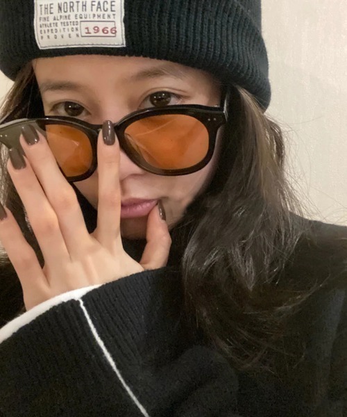 KOR（ケーオーアール）の「ボストン カラーレンズサングラス（サングラス・レディース・ブラック/イエロー/オレンジ・FREE）」の14枚目の写真