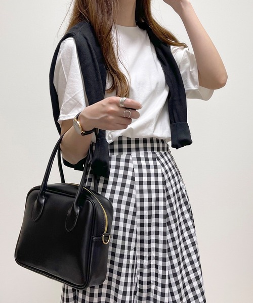 cuorequal(クオレコール)の「cuorequal黒色英字ロゴ半袖Tシャツ(Tシャツ/カットソー・レディース・ホワイト・SMALL/MEDIUM/LARGE/X-LARGE)」の3枚目の写真