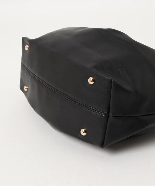 Te chichi TERRASSE（テチチテラス）の「ギャザーリングショルダーバッグ（ショルダーバッグ・レディース・ブラック/グリーン/モカ・ﾌﾘ-）」の4枚目の写真