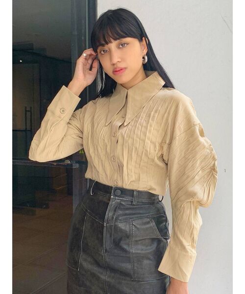 EMODA（エモダ）の「ウエストカーブオーバーシャツ（シャツ/ブラウス・レディース・ブラック/その他/ベージュ・FREE）」の3枚目の写真