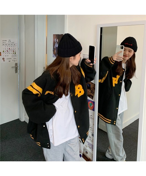 DEVICE(デバイス)の「ユニフォーム スタジャン オーバーサイズ ストリート ジャケット(スタジャン・レディース・ホワイト/ブラック・FREE)」の13枚目の写真