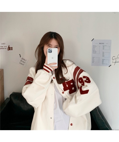 DEVICE(デバイス)の「ユニフォーム スタジャン オーバーサイズ ストリート ジャケット(スタジャン・レディース・ホワイト/ブラック・FREE)」の6枚目の写真