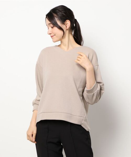 BELLUNA PLUS(ベルーナ)の「裏起毛リップル素材Vネックプルオーバー(Tシャツ/カットソー・レディース・ネイビー/イエロー/グレー系その他/コーラル・MEDIUM/LARGE/X-LARGE)」の8枚目の写真