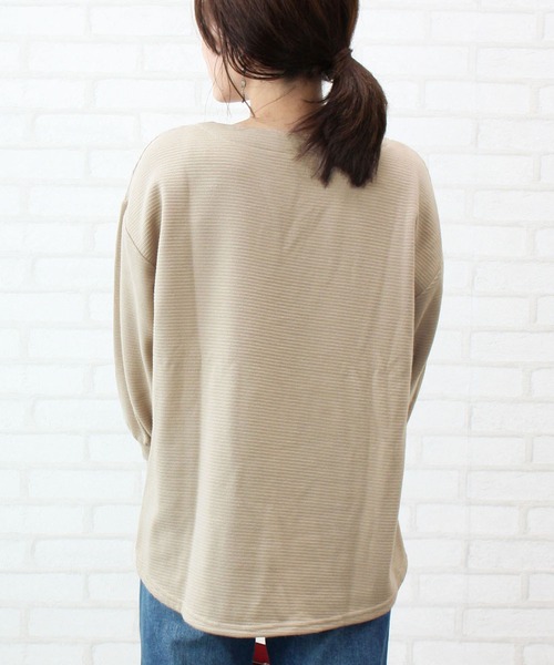 BELLUNA PLUS(ベルーナ)の「裏起毛リップル素材Vネックプルオーバー(Tシャツ/カットソー・レディース・ネイビー/イエロー/グレー系その他/コーラル・MEDIUM/LARGE/X-LARGE)」の7枚目の写真