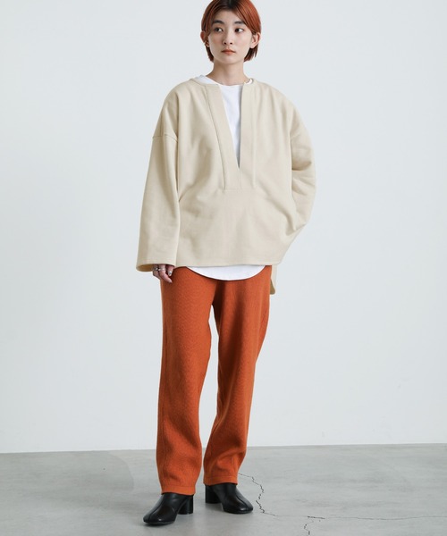 select MOCA(セレクトモカ)の「2022 SS Vネックプルオーバー(Tシャツ/カットソー・レディース・ブラック/アイボリー/ダークグレー・FREE)」の6枚目の写真