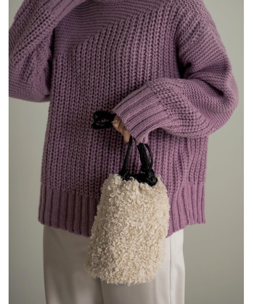 Re:EDIT（リエディ）の「リバーシブルプードルファー巾着バッグ（ショルダーバッグ・レディース・ブラウン/アイボリー・FREE）」の2枚目の写真