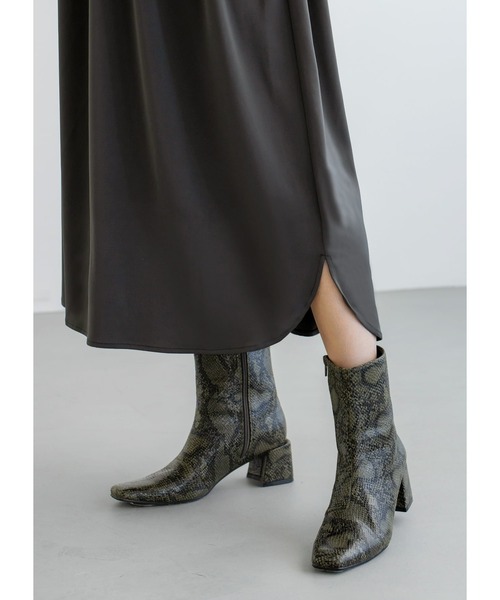 STYLE DELI(スタイルデリ)の「タック&ギャザーワンピース(ワンピース・レディース・チャコールグレー/ブルー系その他/グレー系その他/ブルー系・01/02)」の16枚目の写真