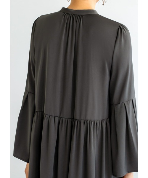 STYLE DELI(スタイルデリ)の「タック&ギャザーワンピース(ワンピース・レディース・チャコールグレー/ブルー系その他/グレー系その他/ブルー系・01/02)」の20枚目の写真