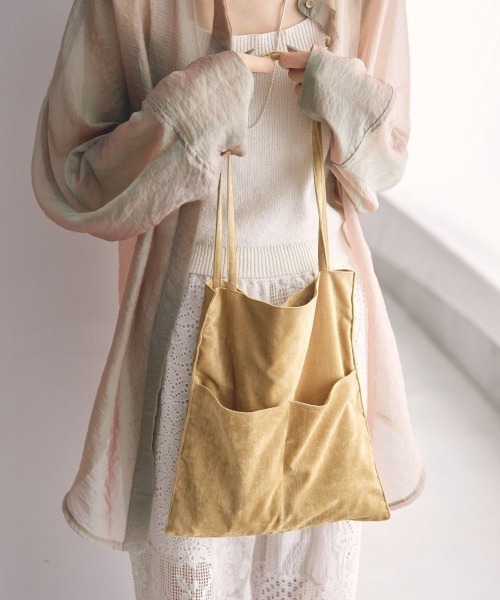TODAYFUL(トゥデイフル)の「TODAYFUL(トゥデイフル) "Velvet Tote Bag"ベルベットトートバッグ/12211012(トートバッグ・レディース・ライトグリーン/マスタード/ピンクベージュ・ONE SIZE)」の8枚目の写真