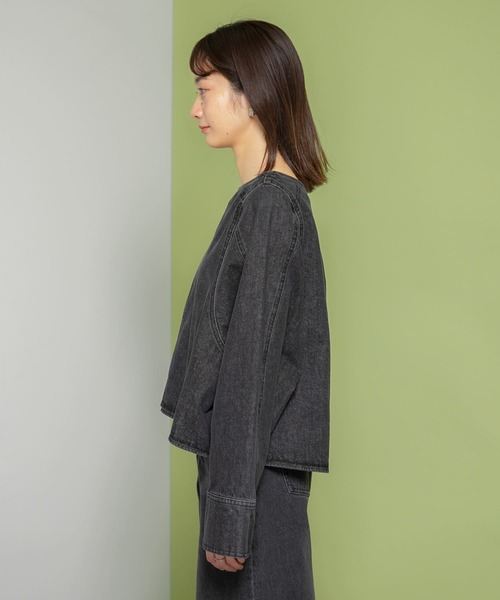 KBF（ケイビーエフ）の「『WEB/一部店舗限定』WIDEデニムプルオーバー（シャツ/ブラウス・レディース・ブラック/ブルー・ONE）」の17枚目の写真