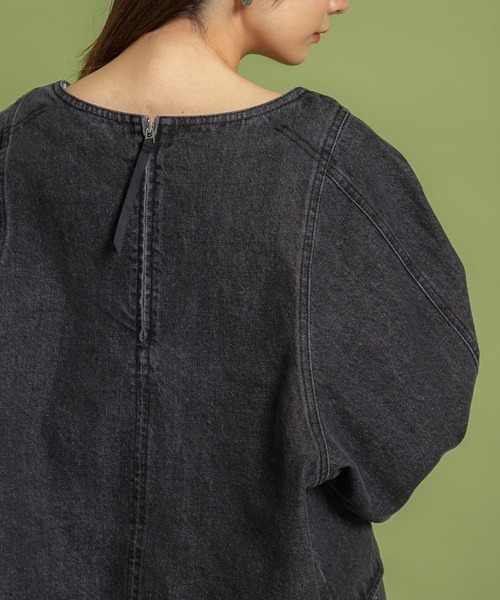 KBF（ケイビーエフ）の「『WEB/一部店舗限定』WIDEデニムプルオーバー（シャツ/ブラウス・レディース・ブラック/ブルー・ONE）」の22枚目の写真