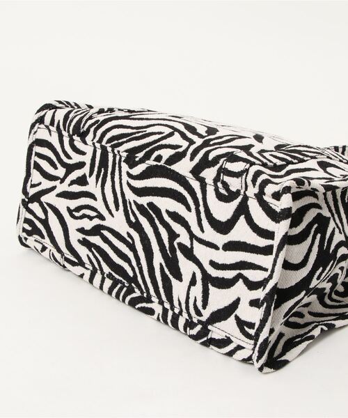 ottilie（オティーリエ）の「アニマル柄トートバッグ（トートバッグ・レディース・レオパード/ゼブラ・FREE）」の4枚目の写真