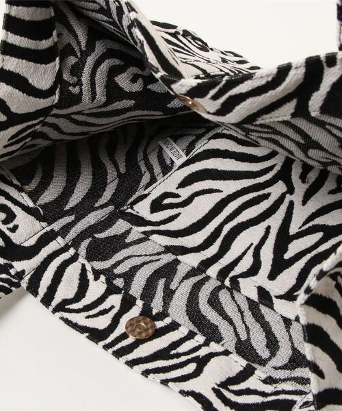 ottilie（オティーリエ）の「アニマル柄トートバッグ（トートバッグ・レディース・レオパード/ゼブラ・FREE）」の6枚目の写真