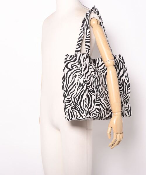 ottilie（オティーリエ）の「アニマル柄トートバッグ（トートバッグ・レディース・レオパード/ゼブラ・FREE）」の3枚目の写真