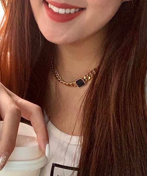 gossip！ロサンゼルス（ゴシップロサンゼルス）の「ブラックスクエア　チェーンネックレス（ネックレス・レディース・ゴールド/シルバー・FREE）」の5枚目の写真