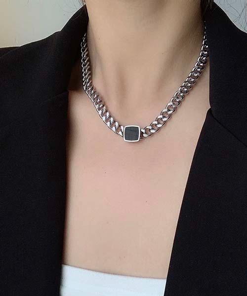 gossip！ロサンゼルス（ゴシップロサンゼルス）の「ブラックスクエア　チェーンネックレス（ネックレス・レディース・ゴールド/シルバー・FREE）」の6枚目の写真