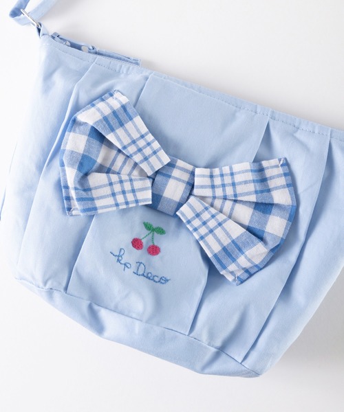 KP DECO（ケーピーデコ）の「チェックリボン付きポシェット（ショルダーバッグ・キッズ・サックスブルー/ワインレッド・FREE）」の4枚目の写真