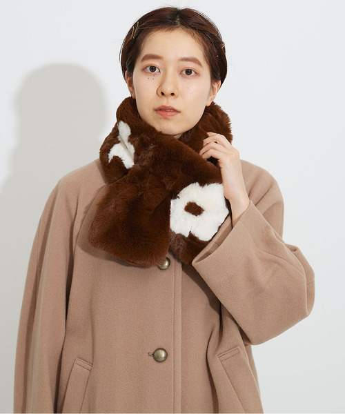 Dot&Stripes CHILD WOMAN(ドットアンドストライプス チャイルドウーマン)の「【 期間限定 完全受注生産アイテム】フェイクファー花モチーフ ミニマフラー(マフラー・レディース・ブラック/ブラウン・FREE)」の15枚目の写真