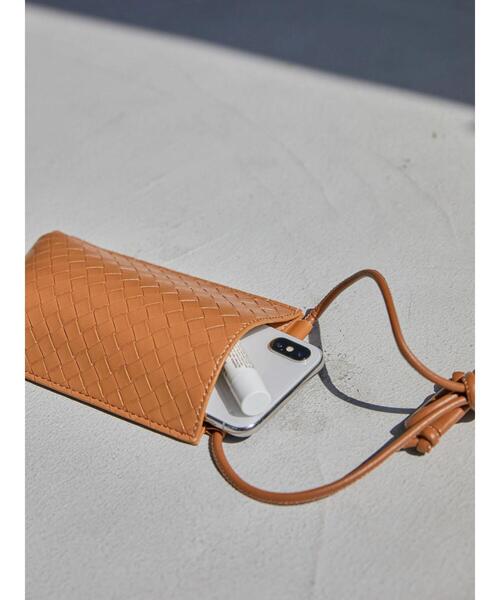 AMERICAN HOLIC（アメリカンホリック）の「メッシュ型押しスマートフォンショルダーバッグ（スマホグッズ・レディース・ブラック/ホワイト/キャメル/ピンク/イエロー・FREE）」の11枚目の写真