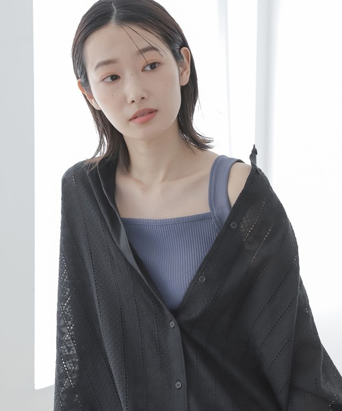 LAKOLE（ラコレ）の「テレコワイドストラップタンクトップ / 276570（タンクトップ・レディース・ブラック/オフホワイト/バイオレット/ライトベージュ・SMALL/MEDIUM）」の2枚目の写真