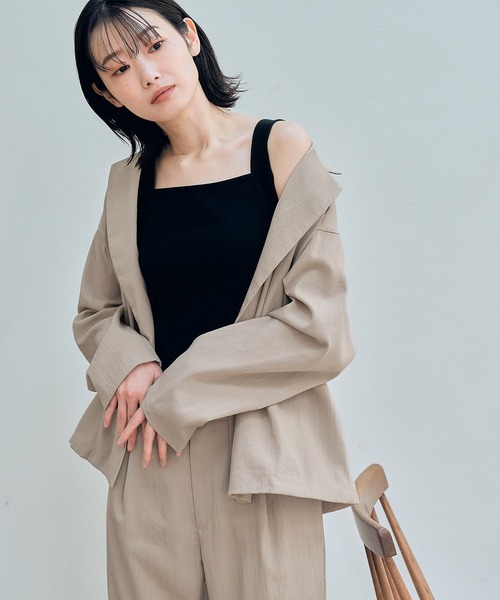 LAKOLE（ラコレ）の「テレコワイドストラップタンクトップ / 276570（タンクトップ・レディース・ブラック/オフホワイト/バイオレット/ライトベージュ・SMALL/MEDIUM）」の4枚目の写真