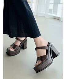 スクエアトゥチャンキーヒールサンダル