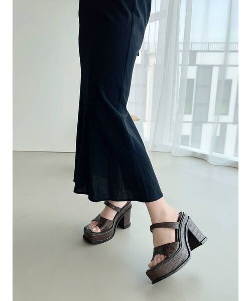 RESEXXY（リゼクシー）の「スクエアトゥチャンキーヒールサンダル（サンダル・レディース・ブラック/ブラウン/ベージュ・SMALL/MEDIUM/LARGE）」の8枚目の写真