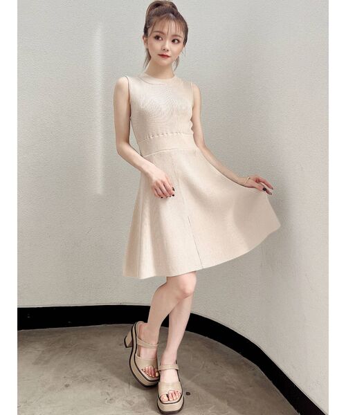 RESEXXY（リゼクシー）の「スクエアトゥチャンキーヒールサンダル（サンダル・レディース・ブラック/ブラウン/ベージュ・SMALL/MEDIUM/LARGE）」の16枚目の写真