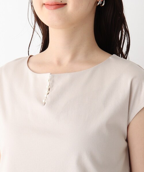 index（インデックス）の「◆コットンシルケットフロントフェイクパールカットソー【WEB限定サイズ】（Tシャツ/カットソー・レディース・ライトグレー/ネイビー/ブルー/ホワイト系/ダークベージュ・40/38/36/42）」の10枚目の写真