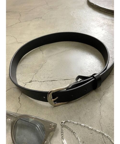 EMODA（エモダ）の「スクエアバックルベルト（ベルト・レディース・ホワイト/ブラック・FREE）」の2枚目の写真