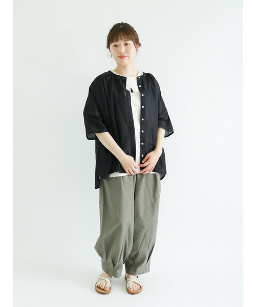 Samansa Mos2（サマンサ モスモス）の「インドボイル前開きギャザーブラウス（シャツ/ブラウス・レディース・オフホワイト/イエロー/グリーン/チャコール/ブラック・ﾌﾘ-）」の13枚目の写真