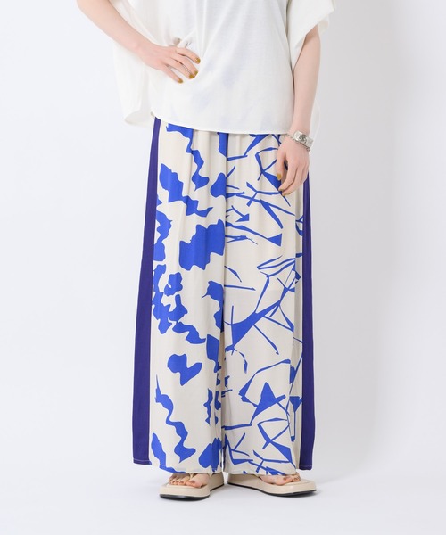 Paradise Picnic(パラダイスピクニック)の「TE VALT アートブロックプリントパンツ(その他パンツ・レディース・ブラック/ブルー・FREE)」の1枚目の写真