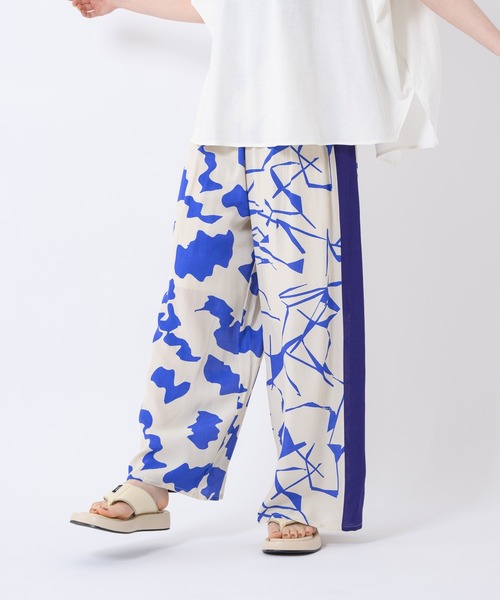 Paradise Picnic(パラダイスピクニック)の「TE VALT アートブロックプリントパンツ(その他パンツ・レディース・ブラック/ブルー・FREE)」の7枚目の写真