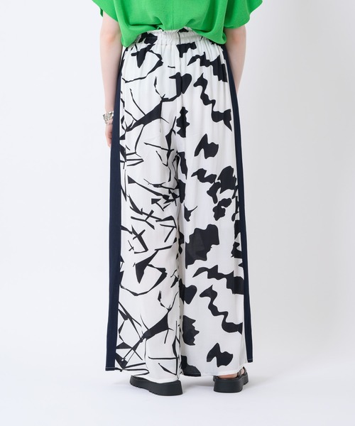 Paradise Picnic(パラダイスピクニック)の「TE VALT アートブロックプリントパンツ(その他パンツ・レディース・ブラック/ブルー・FREE)」の6枚目の写真