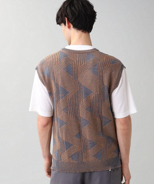 THE SHOP TK （ザ ショップ ティーケー ）の「◆【1枚でこなれ感のあるコーデに】ジオメトリック ベストレイヤードアンサンブルTシャツ（ベスト・メンズ・グレー系3/グリーン系その他5/ベージュ系3・02/03/04）」の8枚目の写真
