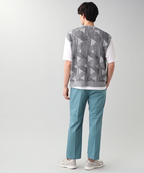 THE SHOP TK （ザ ショップ ティーケー ）の「◆【1枚でこなれ感のあるコーデに】ジオメトリック ベストレイヤードアンサンブルTシャツ（ベスト・メンズ・グレー系3/グリーン系その他5/ベージュ系3・02/03/04）」の19枚目の写真