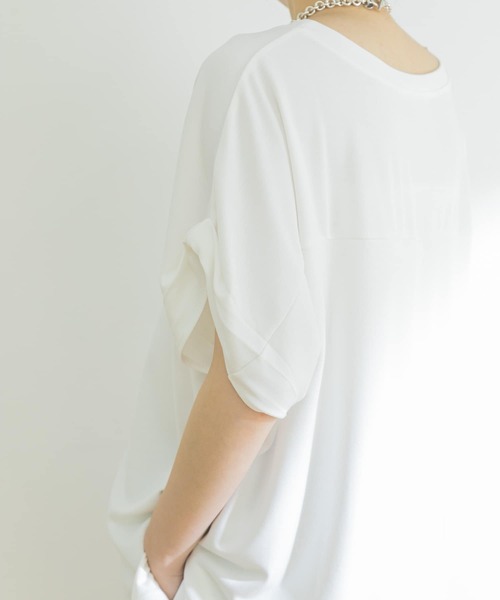 URBAN RESEARCH（アーバンリサーチ）の「relax drape Tシャツ（Tシャツ/カットソー・レディース・チャコールグレー/オフホワイト/カーキ・FREE）」の6枚目の写真