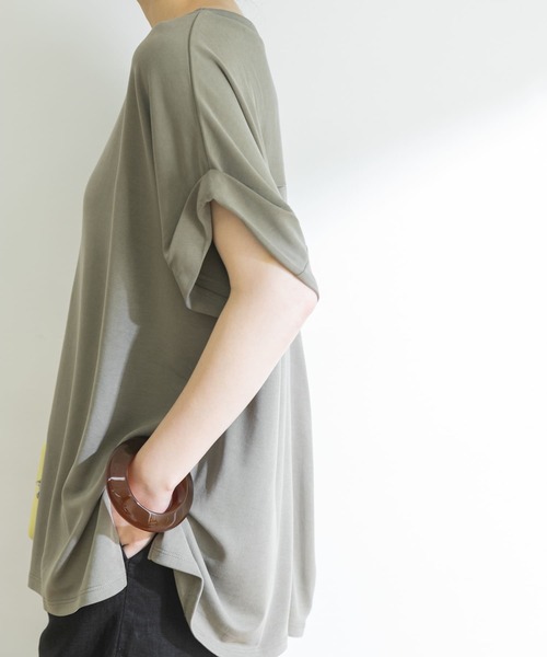 URBAN RESEARCH（アーバンリサーチ）の「relax drape Tシャツ（Tシャツ/カットソー・レディース・チャコールグレー/オフホワイト/カーキ・FREE）」の19枚目の写真