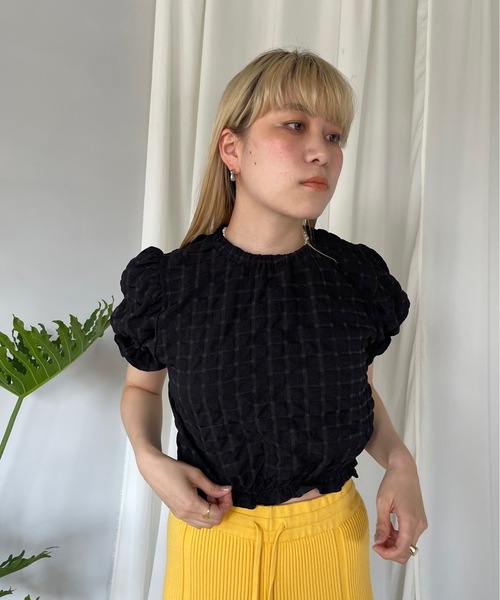 SANSeLF（サンセルフ）の「エンボスショートトップス【SANSeLF】sanw22s093（その他トップス・レディース・ホワイト/ブラック・FREE）」の18枚目の写真