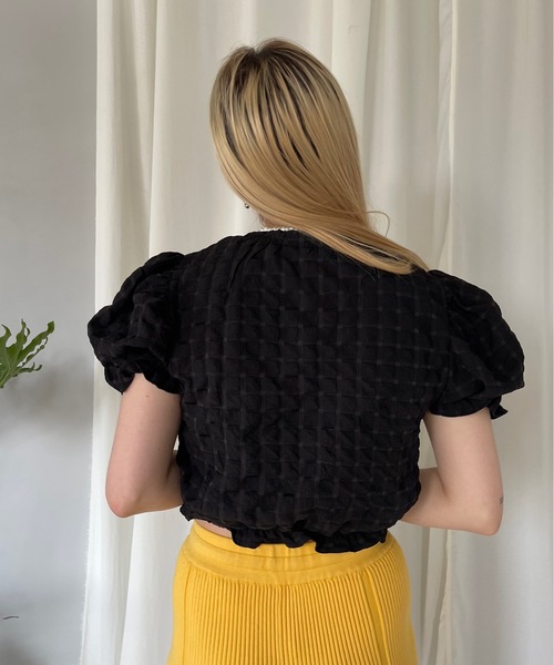 SANSeLF（サンセルフ）の「エンボスショートトップス【SANSeLF】sanw22s093（その他トップス・レディース・ホワイト/ブラック・FREE）」の19枚目の写真