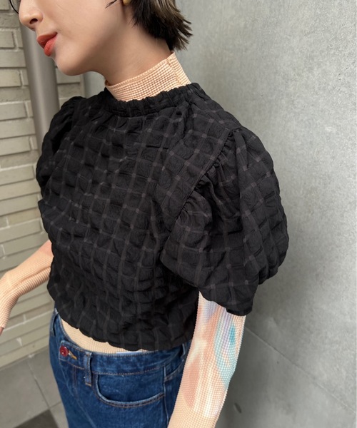 SANSeLF（サンセルフ）の「エンボスショートトップス【SANSeLF】sanw22s093（その他トップス・レディース・ホワイト/ブラック・FREE）」の12枚目の写真