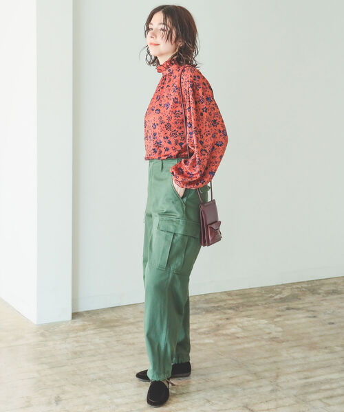 B:MING by BEAMS(ビーミングバイビームス)の「B:MING by BEAMS / フラワープリント ブラウス 22AW(シャツ/ブラウス・レディース・ブラック系/ブラウン系・SMALL/MEDIUM)」の7枚目の写真