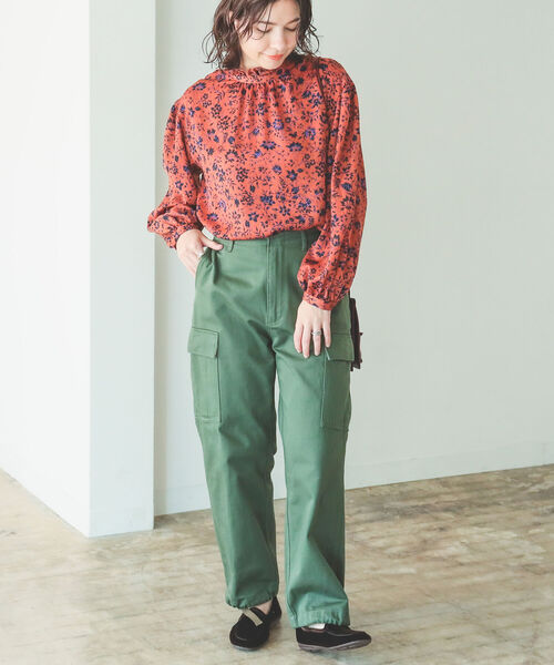 B:MING by BEAMS(ビーミングバイビームス)の「B:MING by BEAMS / フラワープリント ブラウス 22AW(シャツ/ブラウス・レディース・ブラック系/ブラウン系・SMALL/MEDIUM)」の11枚目の写真