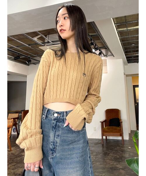 EMODA（エモダ）の「ケーブルショートニット（ニット/セーター・レディース・グレー/ブラック/ネイビー/ベージュ・FREE）」の7枚目の写真