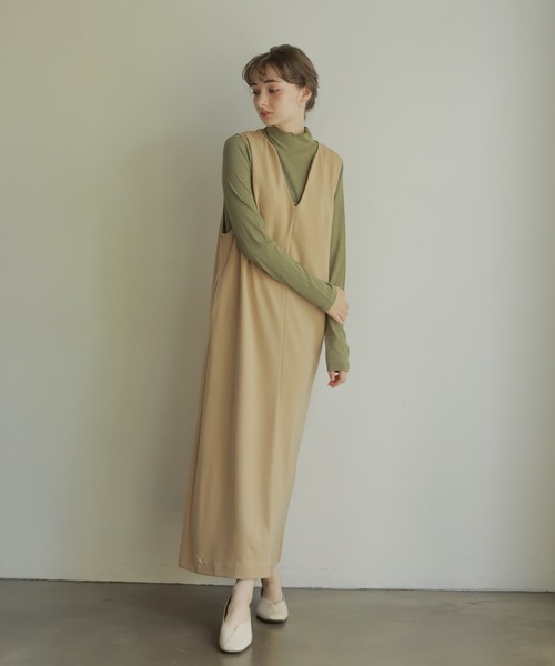 onetome(ワントゥーミー)の「Vネックワンピース(ワンピース・レディース・ベージュ/ブラウン・FREE)」の13枚目の写真