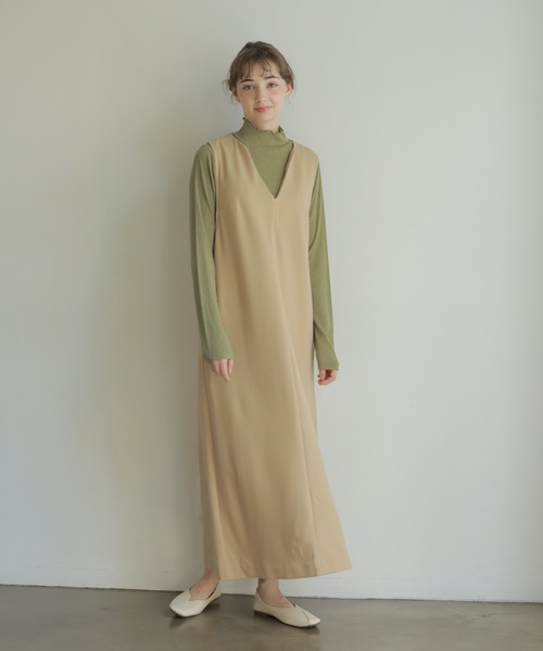 onetome(ワントゥーミー)の「Vネックワンピース(ワンピース・レディース・ベージュ/ブラウン・FREE)」の11枚目の写真